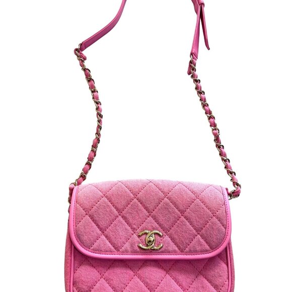 CHANEL Quilted Denim Messenger Bag in Neon Pink 21S - Picture 1 of 13